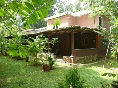Silent Bungalow River Side, Rezervasyon Misafirhane Angunakolapelessa Ratnapura District