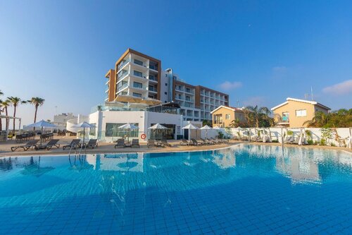 Leonardo Crystal Cove Hotel & Spa – Adults only, Брондау Резорт Famagusta қаласындағы курорттар, Резорт