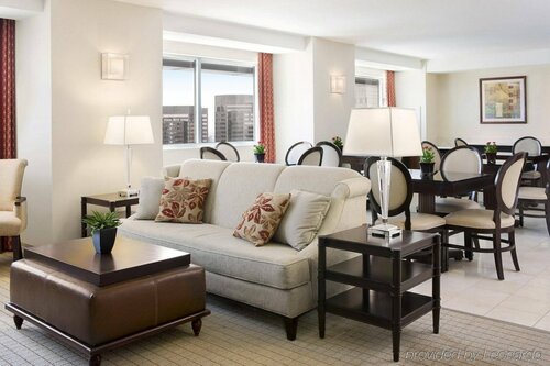Sheraton Phoenix Downtown, Забронировать Отель Отели Финикс с парковкой, рядом с Японский сад дружбы в Финиксе, Парковка