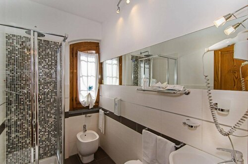La Casa Gialla A MONTIGNOSO, Đặt Khách sạn Montignoso Tuscany