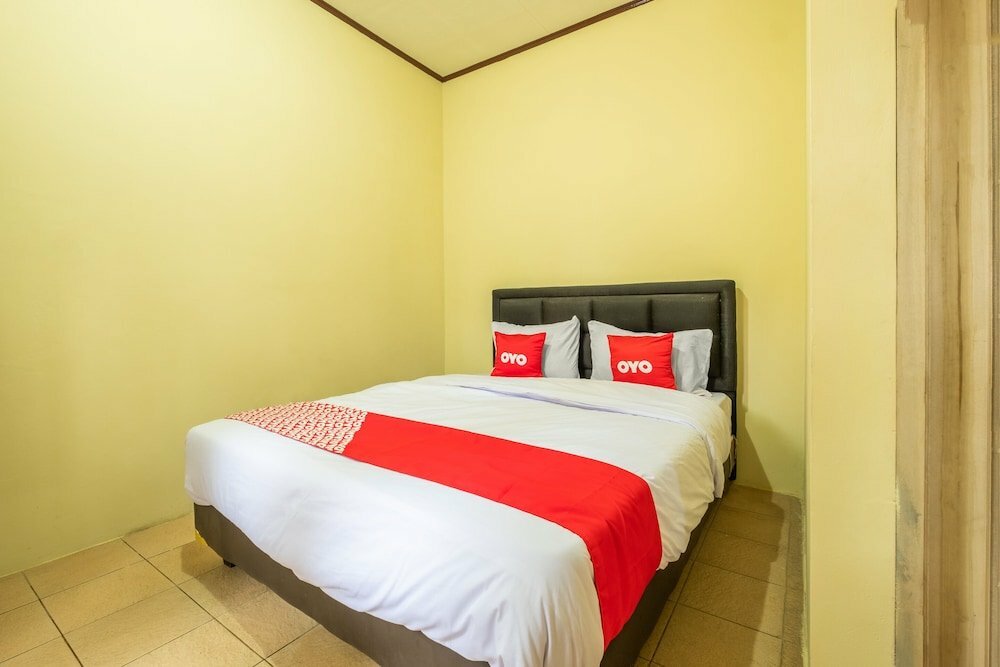OYO 951 Cempaka Ratu Beach Resort