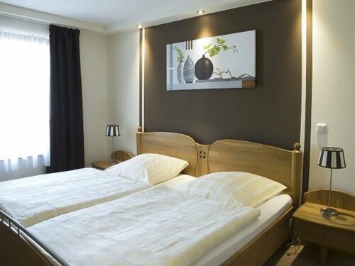 Hotel Rose, Забронировать Отель Варбург Северный Рейн-Вестфалия
