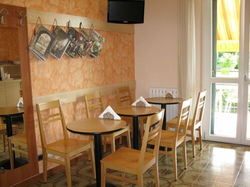 La Collina, Забронировать Отель Отели Каснате-кон-Бернате с парковкой, Парковка