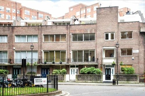 The Oxford Street Retreat - Modern 3bdr in 2 Apartments, Забронировать Апартаменты/квартира Отели Большого Лондона с парковкой, Парковка