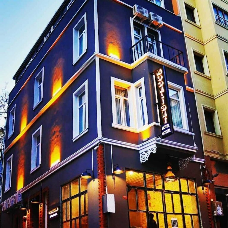 Moonlight Hotel&Hostel