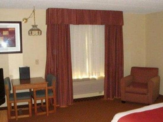 AmericInn by Wyndham Coralville