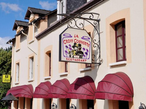 Logis Hôtel-Restaurant La Croix Couverte, Забронировать Отель Отели Земель Луары с парковкой, Парковка