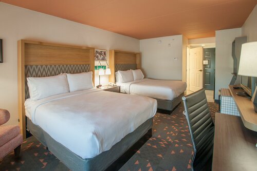Holiday Inn Pensacola-North Davis Highway, Varaa Hotelli Pensacola Panhandle Florida