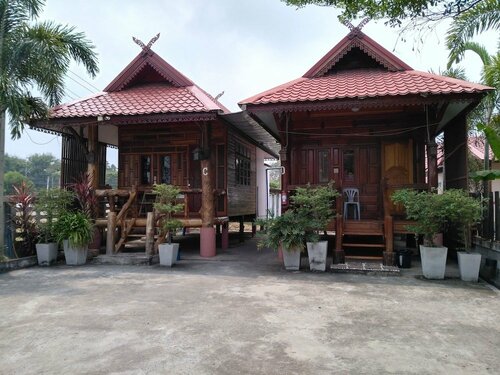 Ruenmai Homestay, Забронировать Отель Нанг-Ронг Buriram Province