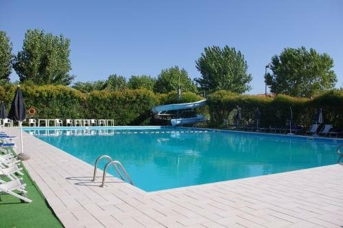 Centro Vacanze Camping Spinnaker, Varaa Leirintäalue Romagna leirintäalueet, Leirintäalue