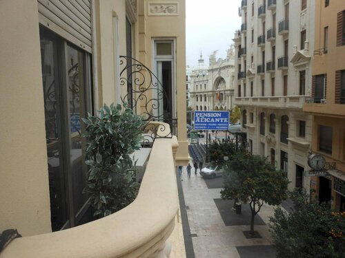 Pensión Alicante by Moontels, Забронировать Отель Сьютат Белла Валенсия, рядом с Дворец Валериола