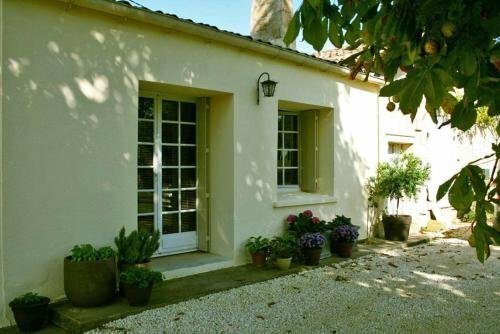Bleu Raisin, Rezerwuj Bed and Breakfast Les Salles-de-Castillon 