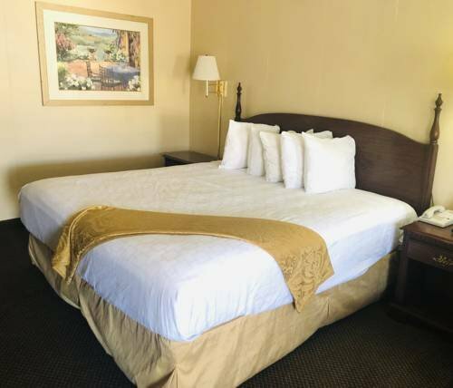 Relax Inn Perry National Fairgrounds Area I-75