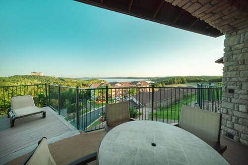 Majestic at Table Rock, Забронировать Отель Брэнсон Table Rock Lake