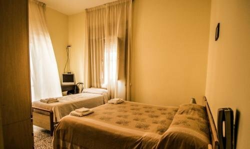 La Spagnola Affittacamere, Book Hotel Senigallia Calabrien
