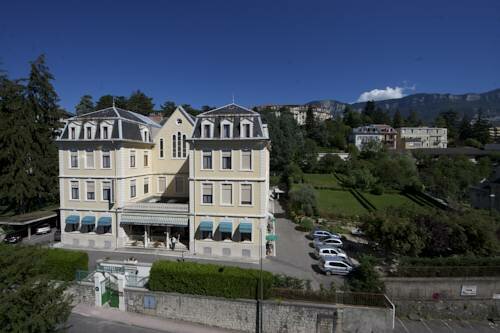 Hotel des Eaux, Book Hotel Hoteller i Rhône-Alps med parkering, Parkering
