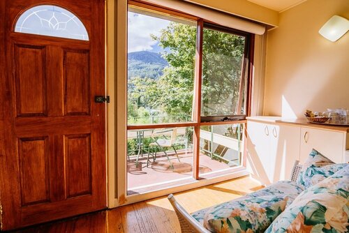 Warburton Lodge, Buchen Sie Hotel Warburton Yarra Riverfront