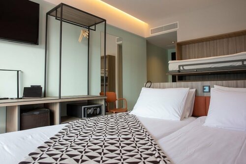 Pythagorion Hotel, Забронировать Отель Афины Острова Саронического залива - Аттика, рядом с Статмос Ларисис