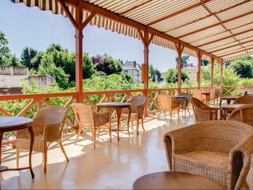 Hotel Saint Roch, Book Hotel Hoteller i Rhône-Alps med parkering, Parkering