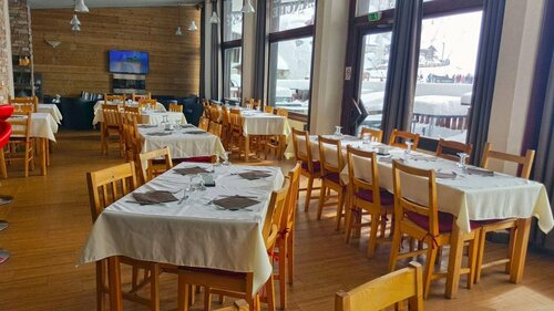 Hôtel LEscale Blanche, Забронировать Отель Лез-Ор Hautes-Alpes, рядом с Горнолыжный подъемник Риу Сек