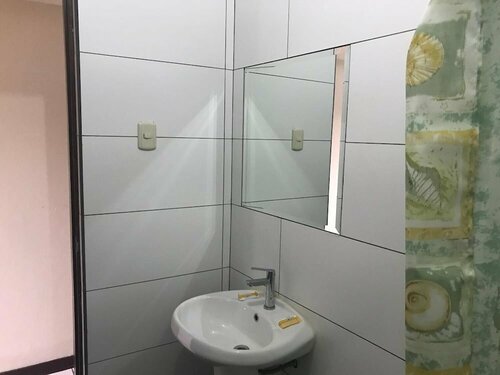 Hostal La Cascada, Book Hostel / Vandrerhjem San Borja Lima