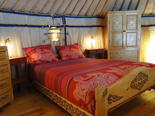 Eco Yourte Les Airelles, Book Campingplads Hoteller i Rhône-Alps med parkering, Parkering