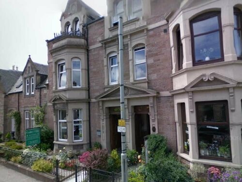 Cedar Villa Guest House, Забронировать Гостевой дом Отели Moray Firth с парковкой, Парковка