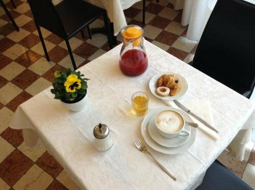 Albergo Giugni, Book Hotel Prato Toscana