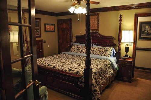 Williamsburg Sampler B & B, Book Bed and Breakfast Williamsburg Virginia