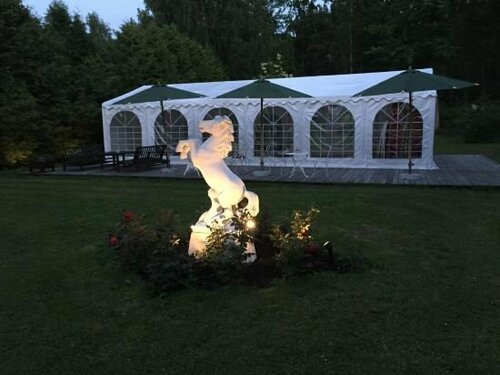 Herrgårds Hotell Gyllene Hästen, Забронировать Отель Вестервик Кальмар