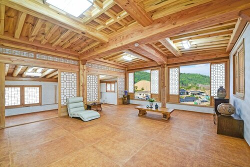 Gyeongju Hanokhotel Chunchugwan, Забронировать Гостевой дом Кёнджу провинция Кёнсан-Пукто