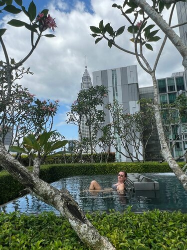 EQ Kuala Lumpur, Rezerwuj Hotel Hotele w Kuala Lumpur Federal Territory z basenem, Basen