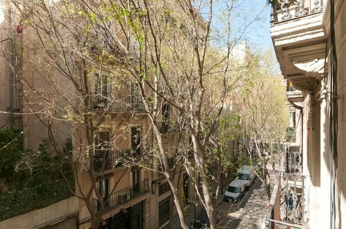 Lovely and Central 4 BR Apartment, Забронировать Апартаменты/квартира Барселона Провинция Барселона, рядом с Музей современного искусства Барселоны