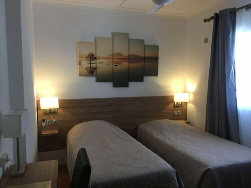 Hôtel Le Mirage, Забронировать Отель Отели Сент-Мари-де-ла-Мер с парковкой, рядом с Пляж "Сент-Мари-де-ла-Мер", Парковка