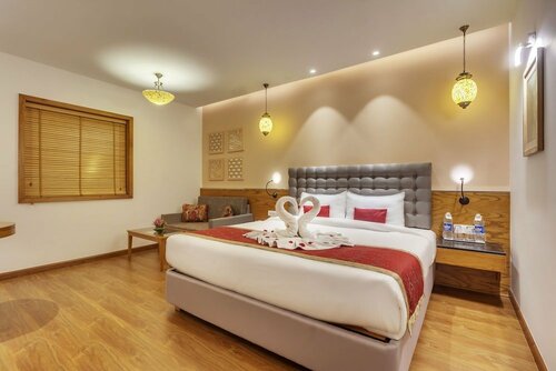 Tulip Inn West Delhi, Забронировать Отель Западный Дели 
