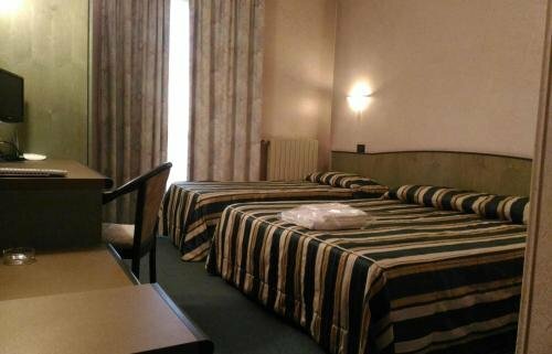 J Hotel, Забронировать Отель Отели Орбассано 3 звезды, 3*
