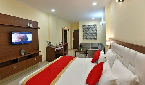 Clarks Inn Bhowali, Book Hotel Nainital Uttarakhand