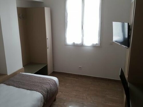 Hôtel Le Saint Germain, 预订 酒店 欧奈索斯博伊斯 塞纳-圣但尼省