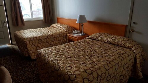 Aspen Motor Inn, Забронировать Мини-отель Дрейтон-Вэлли Central Alberta