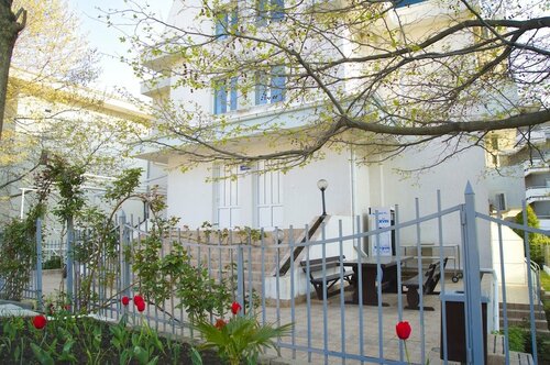 Daisy Guest House, Забронировать Гостевой дом Свети-Влас регион Солнечный берег