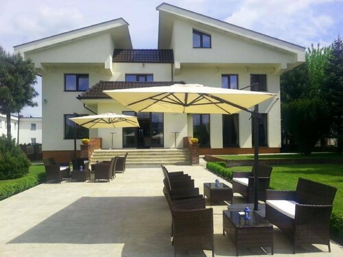 Astoria Bed & Breakfast, Réserver Hôtel Hôtels à Greater Poland avec parking, Parking