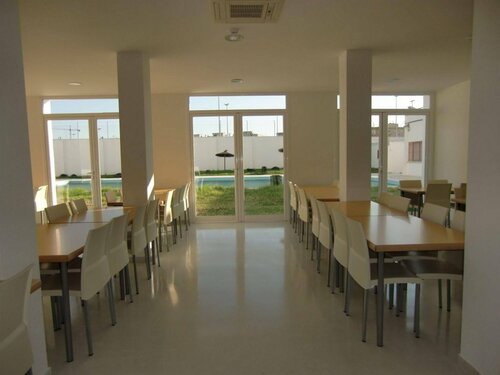 Albergue Inturjoven Jerez de la Frontera - Hostel, Забронировать Хостел Хостелы Херес-де-ла-Фронтера, рядом с Кафедральный собор г. Херез, Хостел