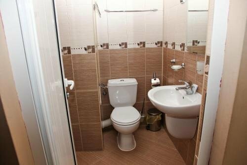 Rio Family Hotel, Забронировать Отель Отели области Благоевград с парковкой, Парковка