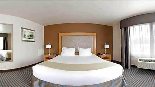 Holiday Inn Express Monterey - Cannery Row by IHG, Забронировать Отель Монтерей Виноградники Монтерей