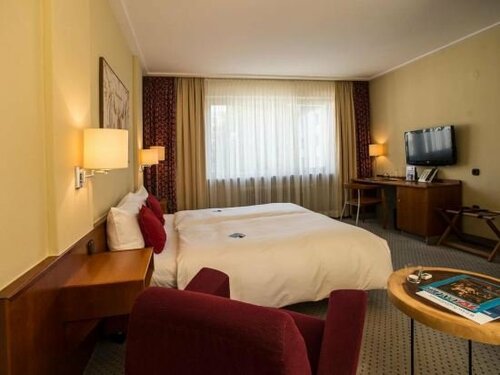 Turm Hotel, Забронировать Отель Отели земли Гессена с парковкой, Парковка