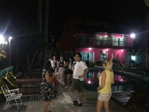 Flowers hostel, Забронировать Хостел Хостелы Пуэрто-Игуасу, рядом с Frontier Centre, Хостел