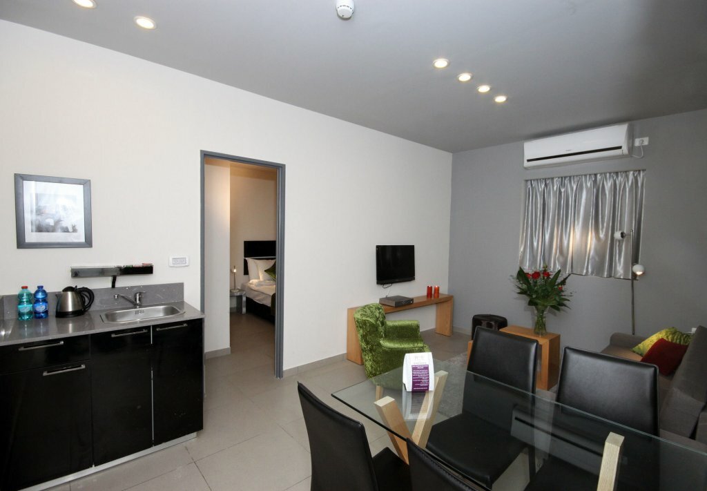 Hillel 11 Hotel