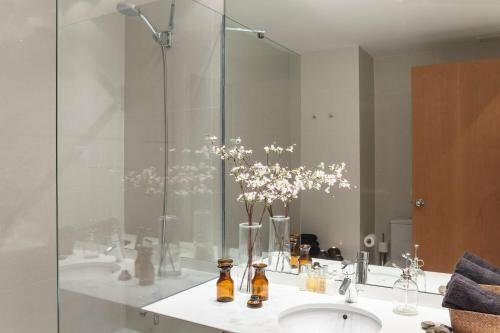 Livingstone by Bizflats Apartments near Plaça Espanya, Забронировать Апартаменты/квартира Отели Барселоны с парковкой, рядом с Геологический музей Барселонской семинарии, Парковка