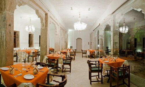 Neemrana's - Deo Bagh, Забронировать Отель Гвалиор штат Мадхья-Прадеш