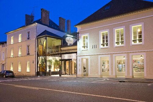 La Côte Saint Jacques, Rezerwuj Hotel Joigny Yonne